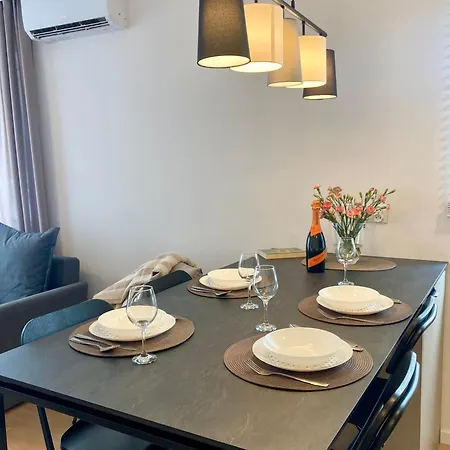 Apartman Nr 10 - Wakacyjna 5 *