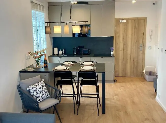 Nr 10 - Wakacyjna 5 * Mielno